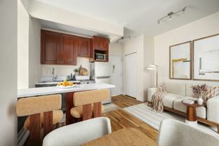 713 E 9th St #1C - Photo 1 of 1