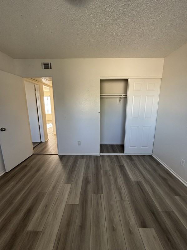 1134 E Avenue Q - Photo 6 of 8