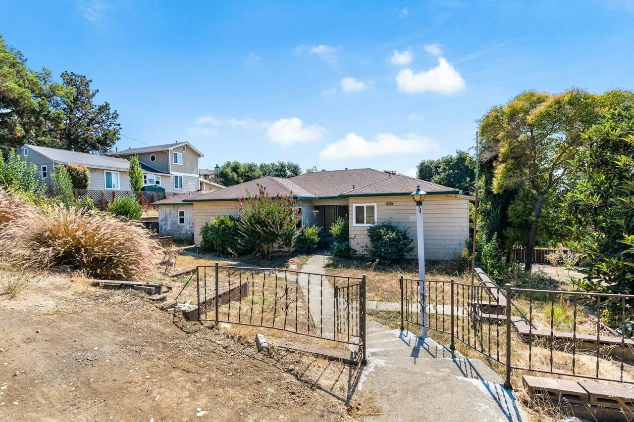 4639 James Avenue - Photo 2 of 25