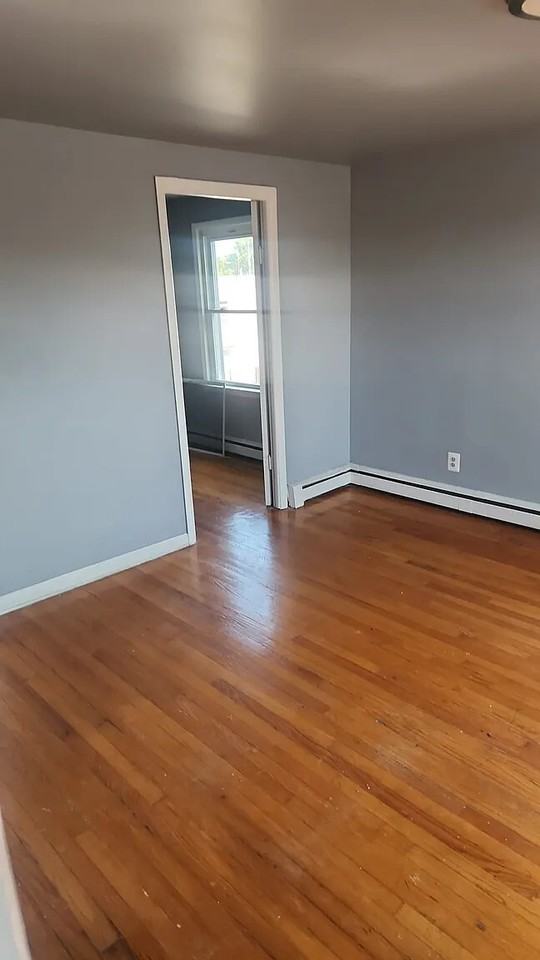 423 Central Ave - Photo 4 of 8