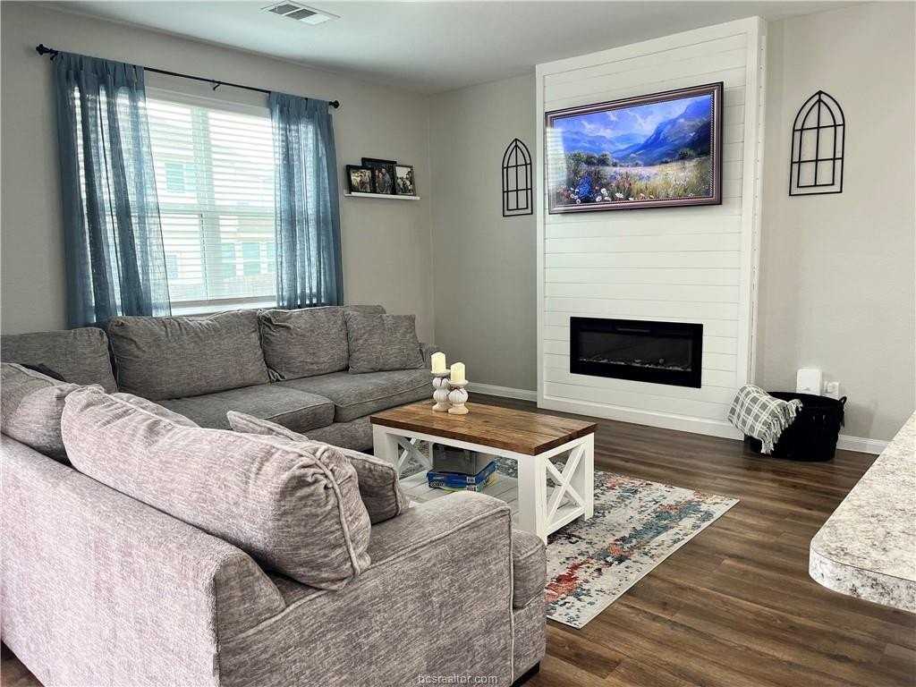 1421 Desire Ln - Photo 6 of 21