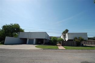 3030 Santa Fe St Apt 4 #4 - Photo 1 of 1