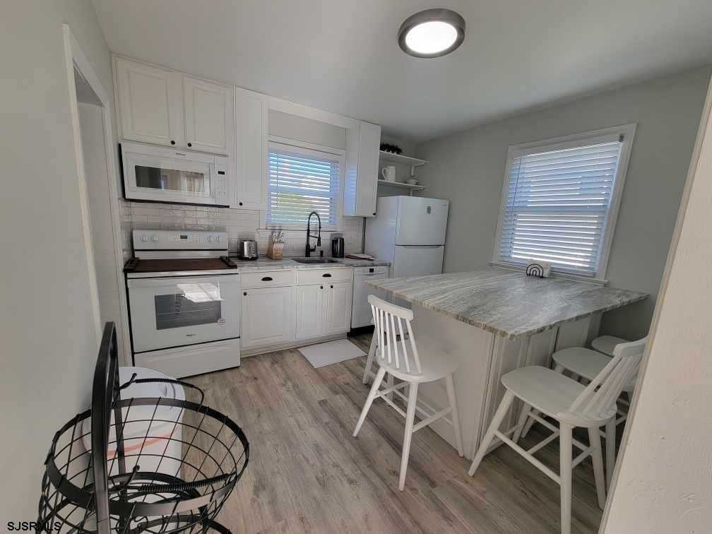 209 N Granville Ave - Photo 7 of 29