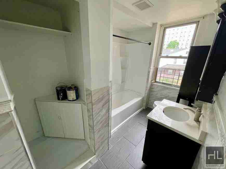 605 Liberty Ave - Photo 3 of 9