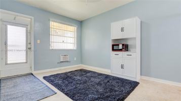 featured image of 28 Nw 170th St #2