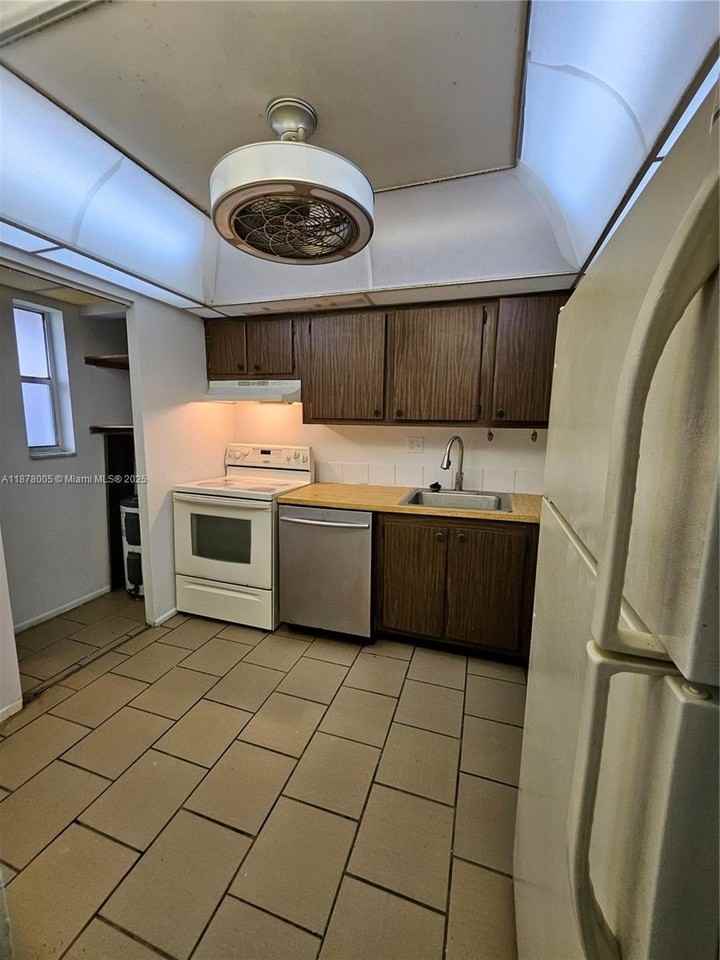 7820 South Colony Circle #102 - Photo 7 of 50