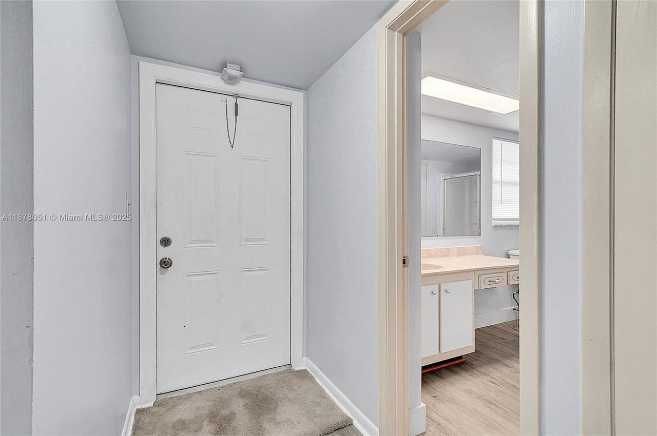 5320 Nw 11th St #205 - Photo 2 of 26