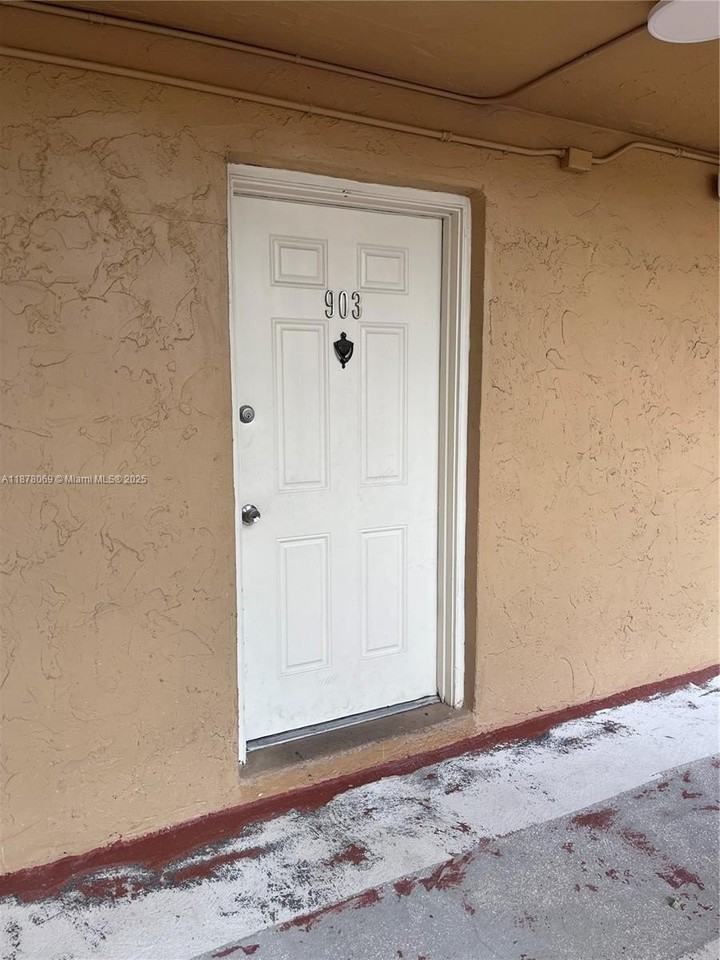 9970 Southwest 88th Street #903-9 - Photo 4 of 20