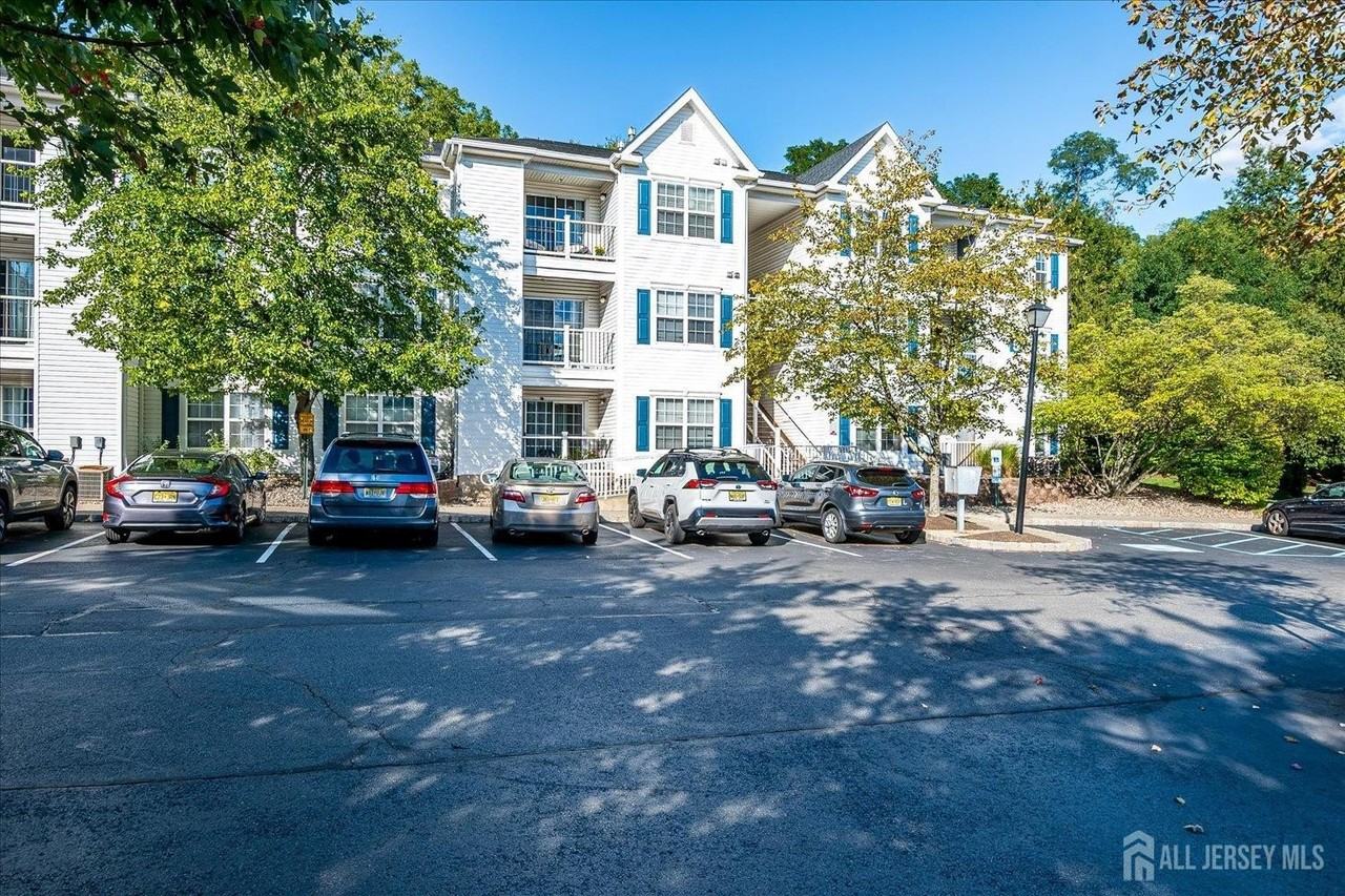 936 Waterford Dr - Photo 2 of 28