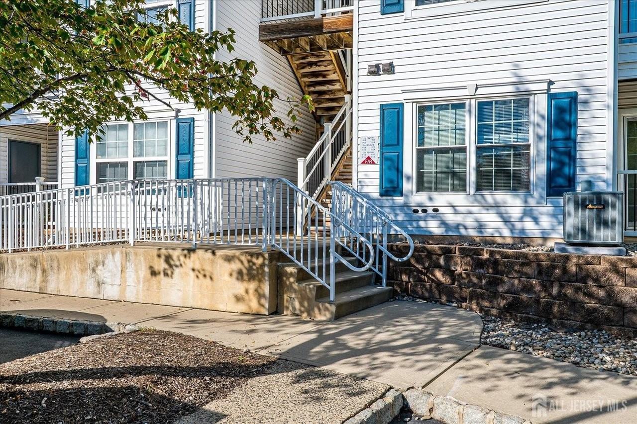 936 Waterford Dr - Photo 4 of 28