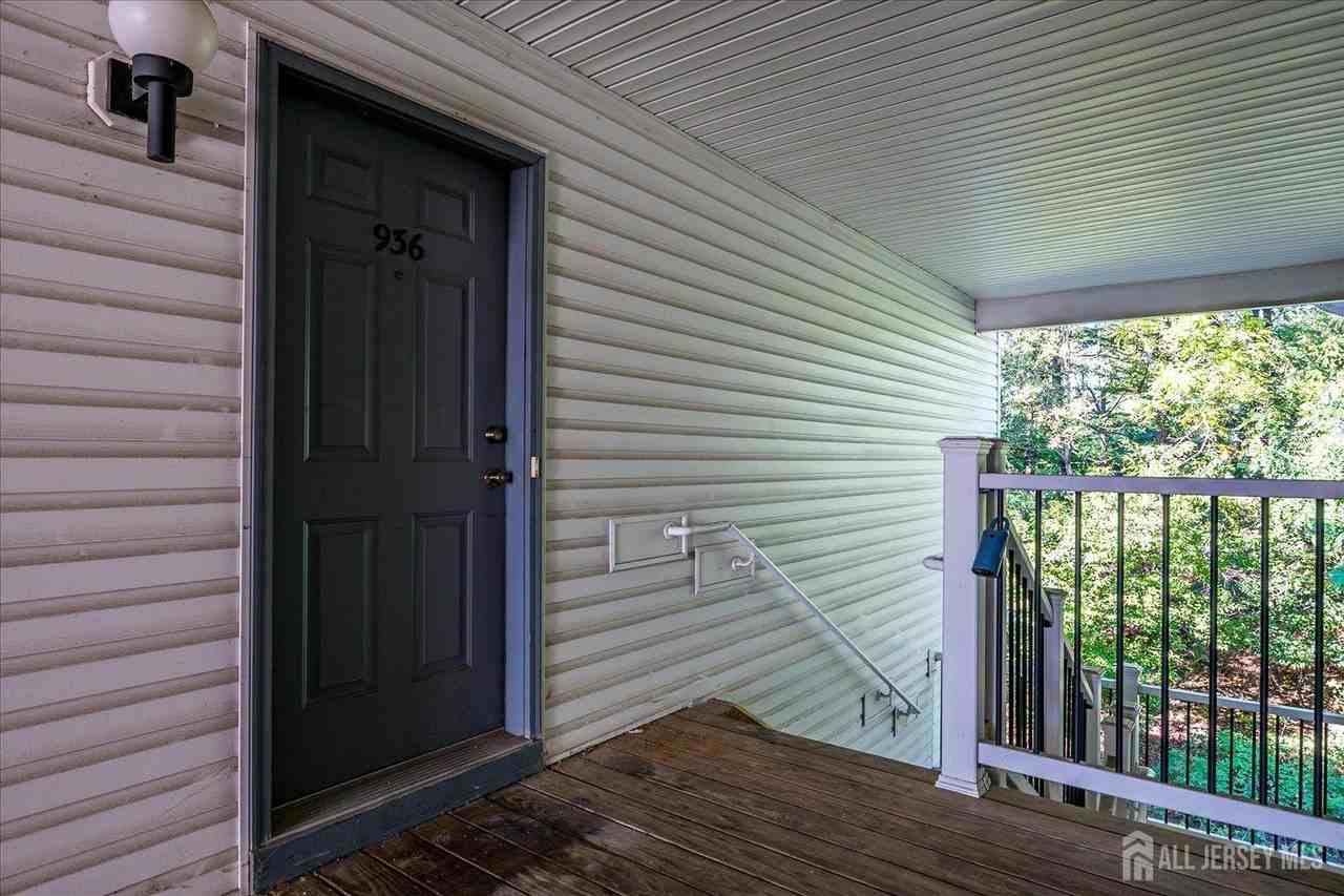 936 Waterford Dr - Photo 5 of 28