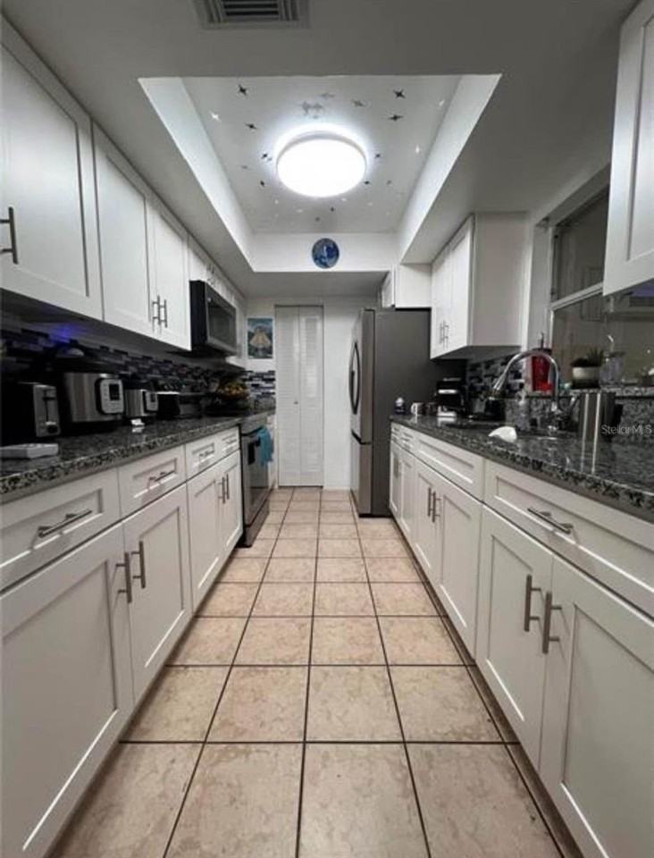 1 W Country Cove Way - Photo 3 of 10