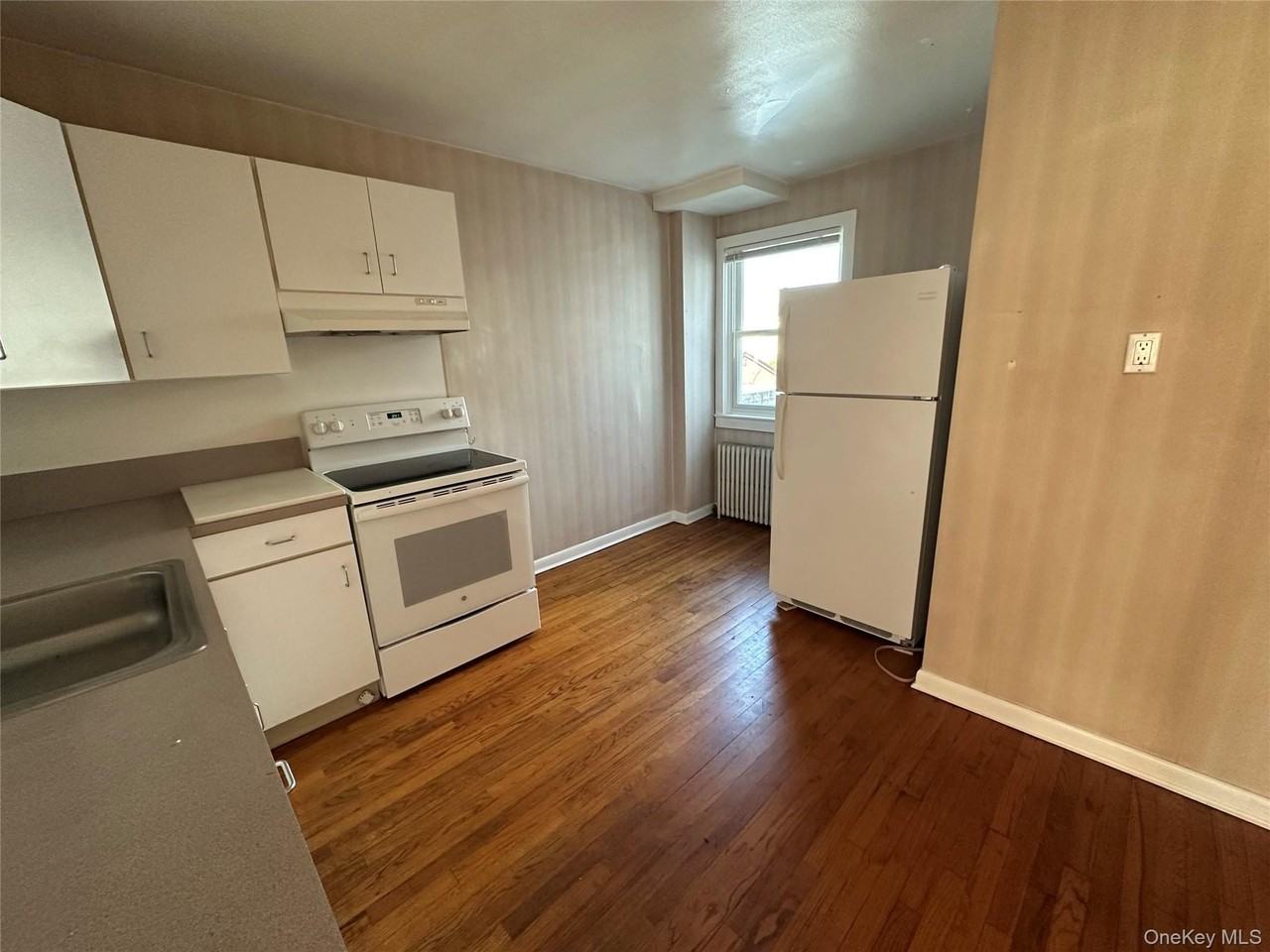 70 Broadway #A - Photo 5 of 15