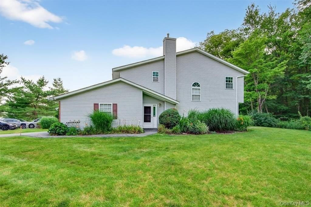 226 Eagleton Dr - Photo 3 of 39