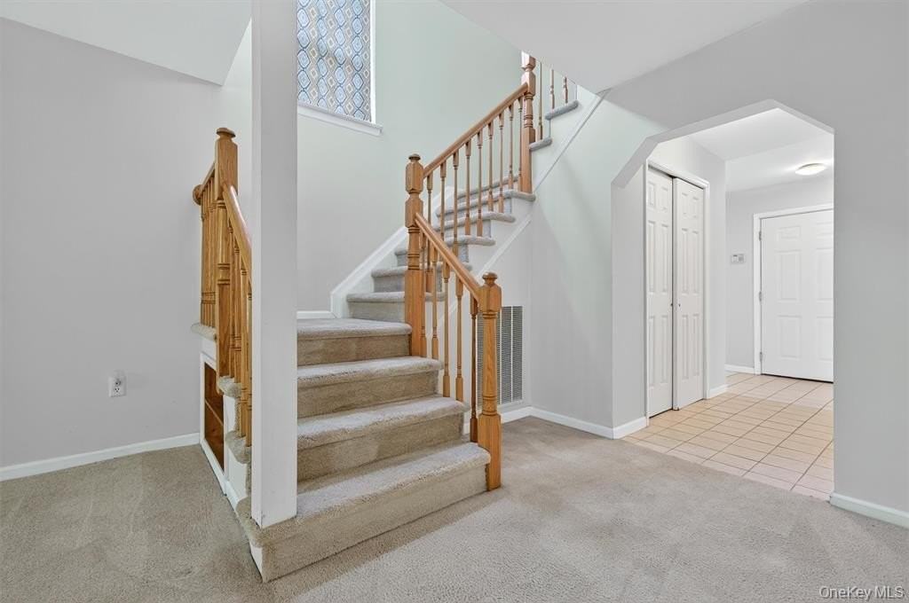 226 Eagleton Dr - Photo 5 of 39