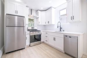 featured image of 594 Bellevue Ave N #1
