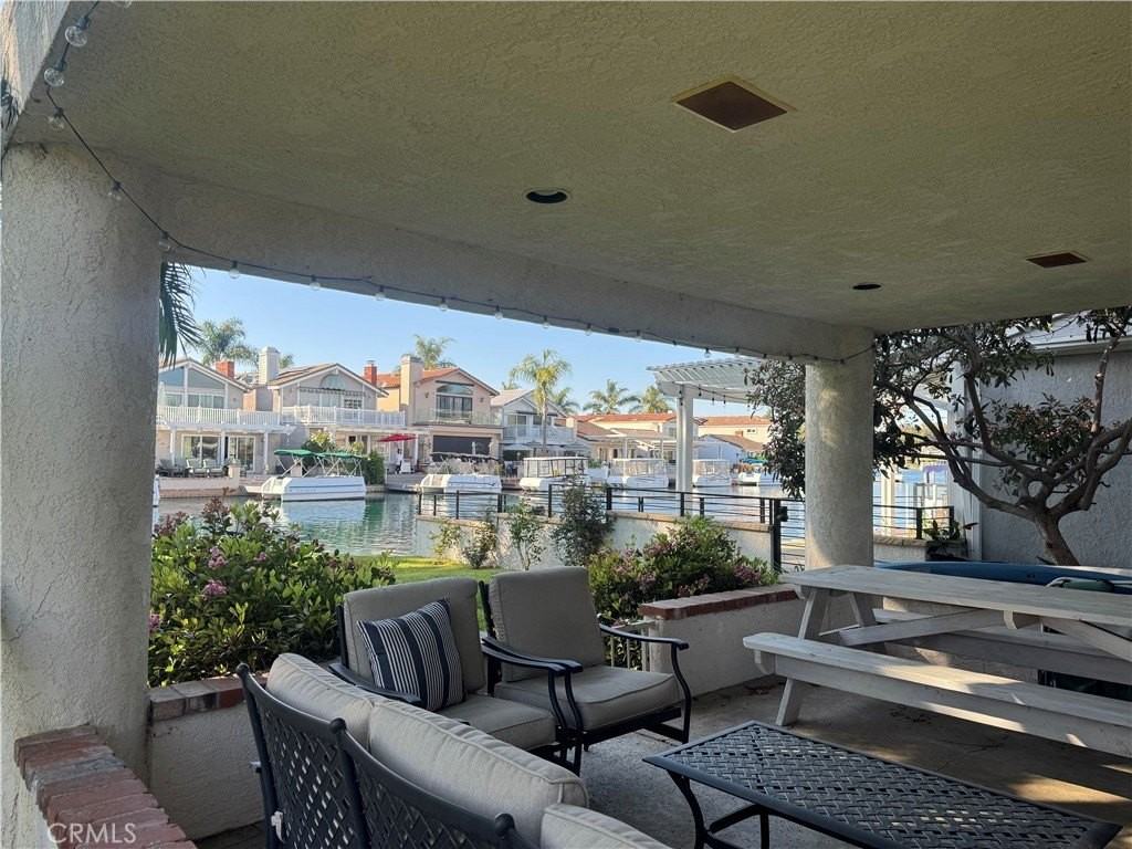 21927 Erie Ln - Photo 4 of 48