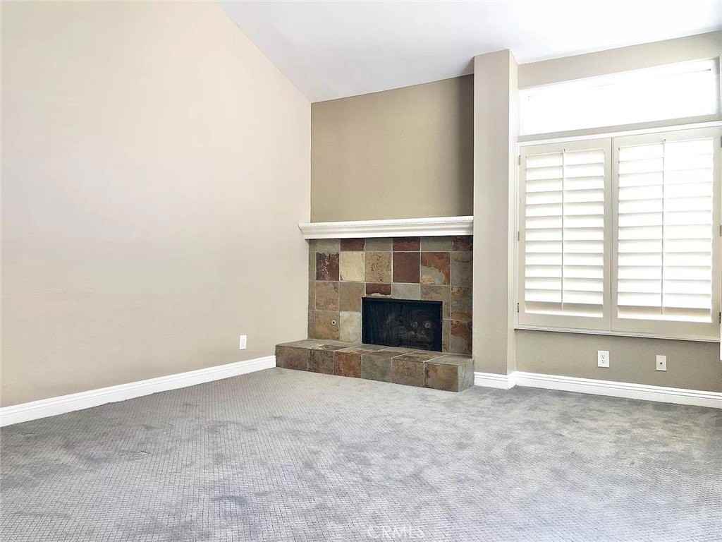 189 Stanford Court #13 - Photo 3 of 21