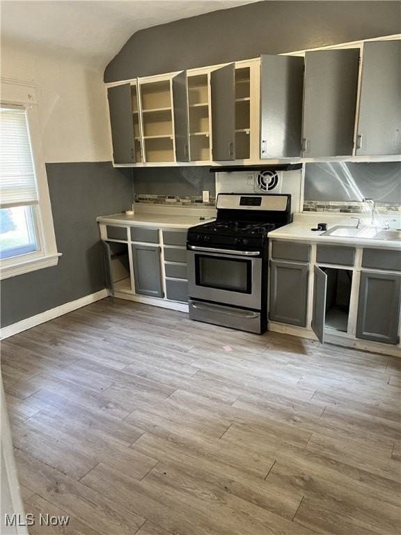 5213 Fleet Avenue - Photo 4 of 9