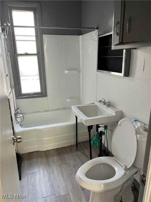 5213 Fleet Avenue - Photo 6 of 9