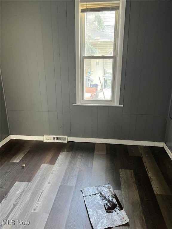 5213 Fleet Avenue - Photo 7 of 9