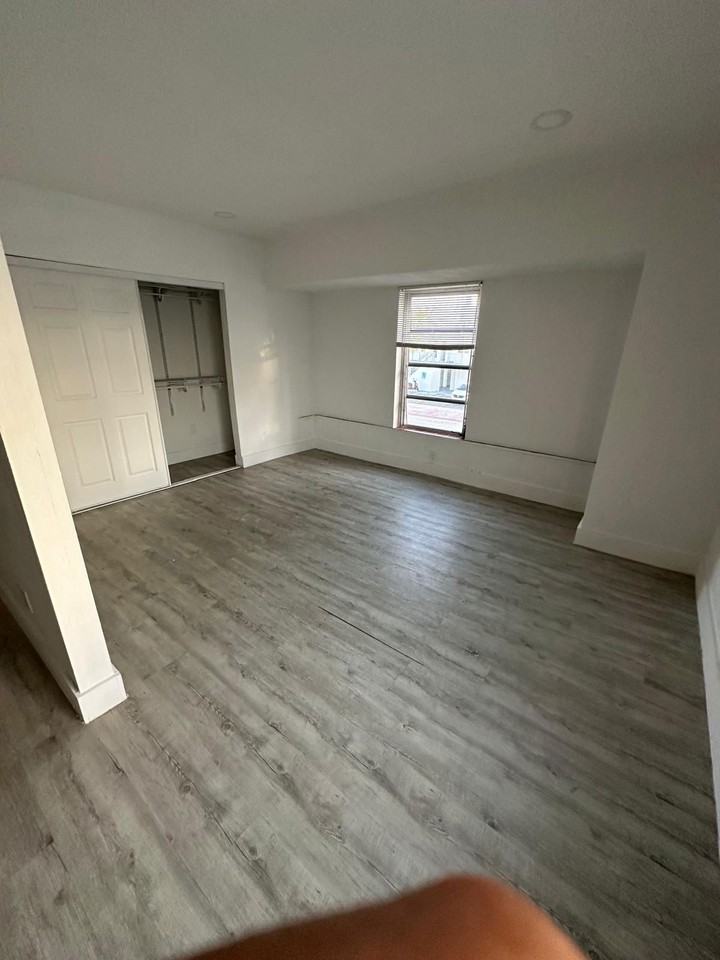 1943 71st St #1A - Photo 2 of 8