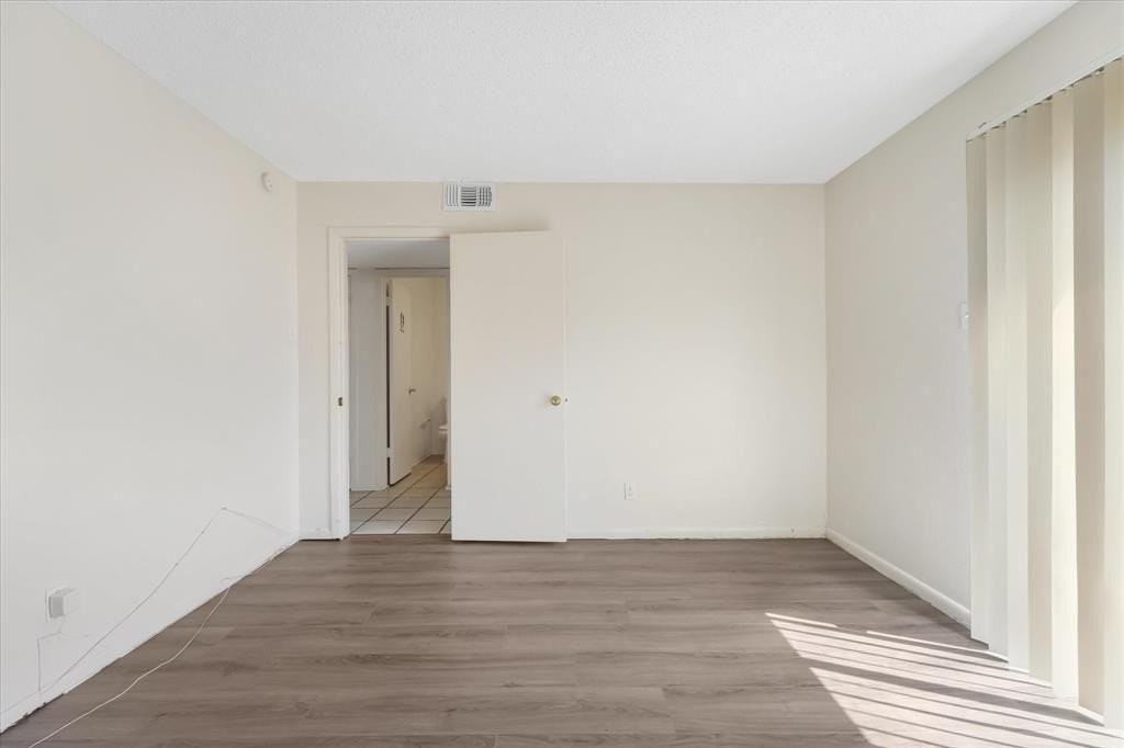 2023 Court Pl - Photo 6 of 29