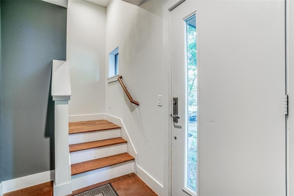 3930 Bowser Ave #5 - Photo 3 of 25