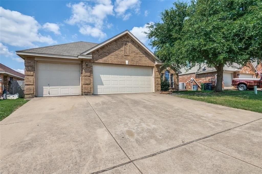 7702 Decoy Drive - Photo 2 of 35