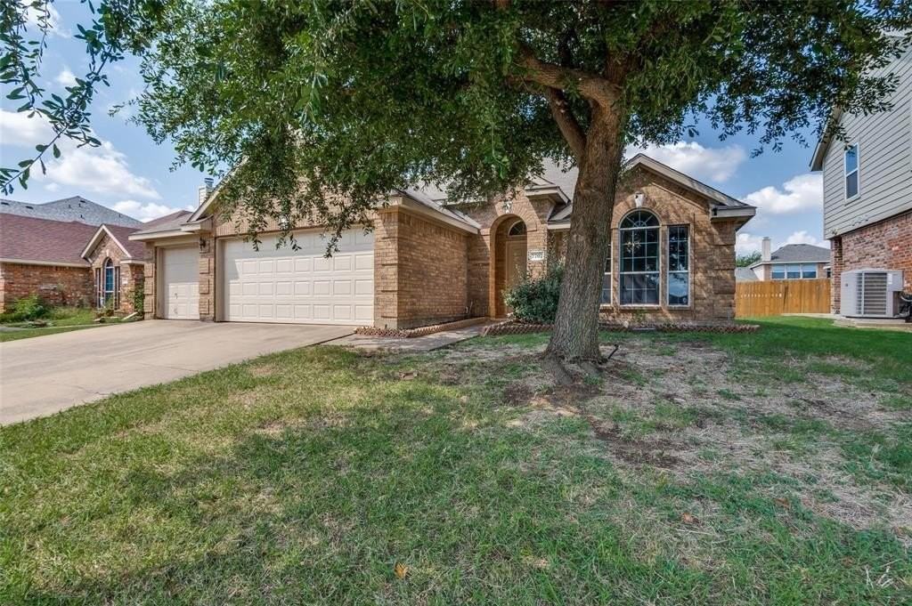 7702 Decoy Drive - Photo 3 of 35