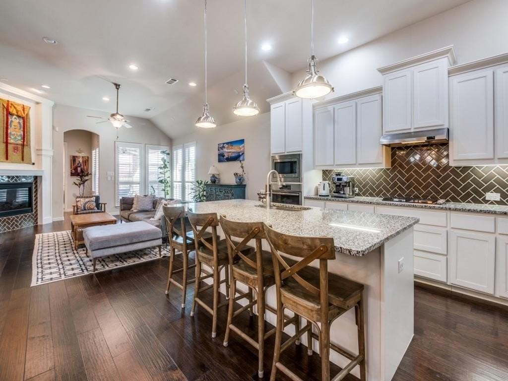 915 Enchanted Wood Dr - Photo 4 of 25