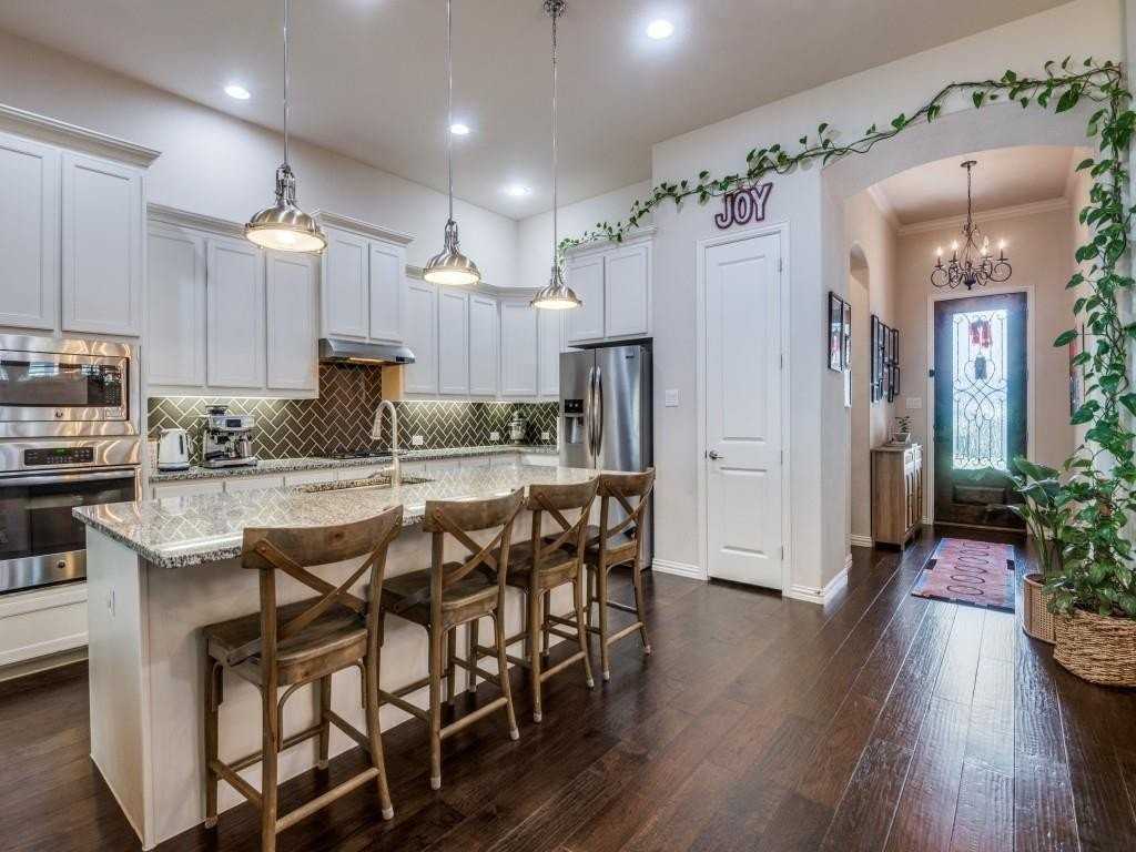 915 Enchanted Wood Dr - Photo 6 of 25