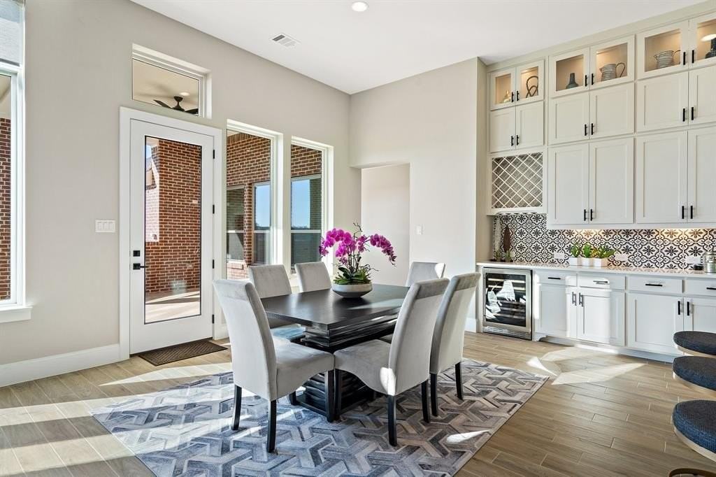 1607 Pebble Beach Ln - Photo 7 of 34