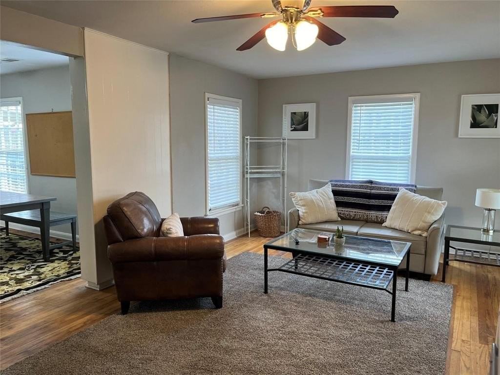 4000 Winfield Ave - Photo 5 of 34