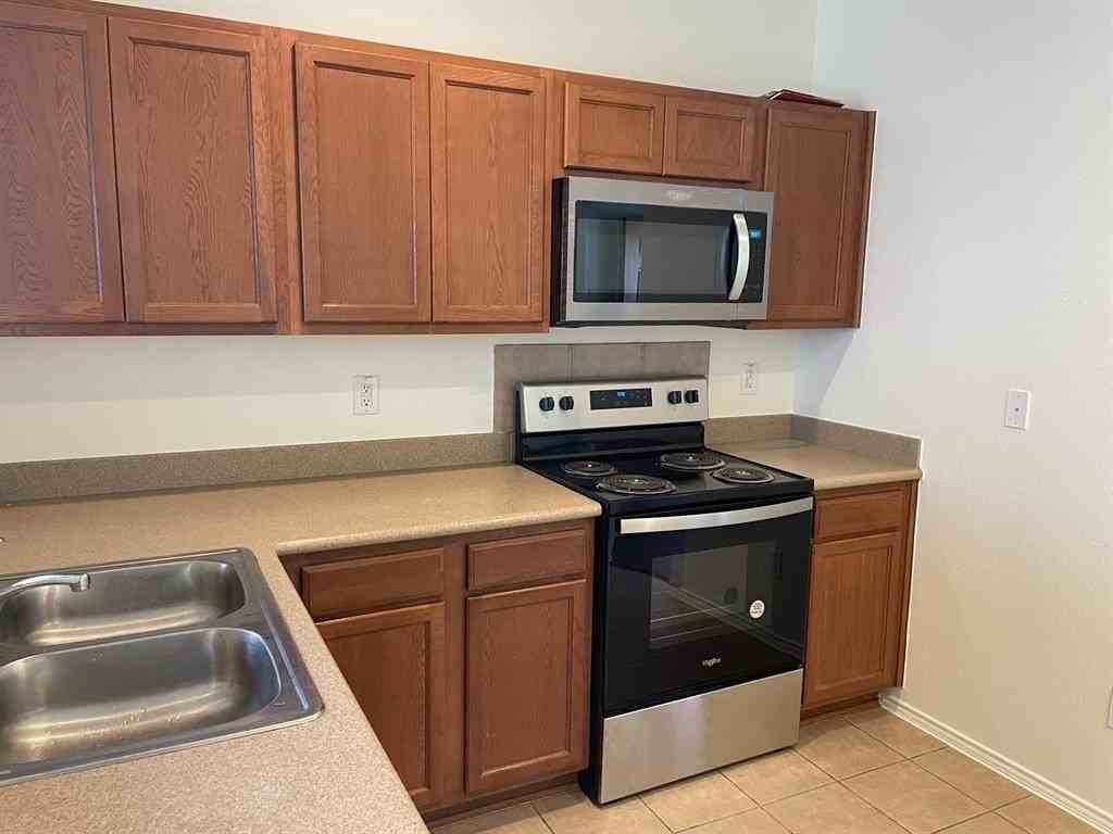 825 Sheryn Drive - Photo 3 of 17