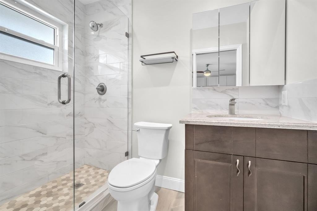 3213 Colony Club Rd - Photo 4 of 26