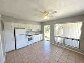 3041 Ne 20th Ter #4 - Photo 1 of 1