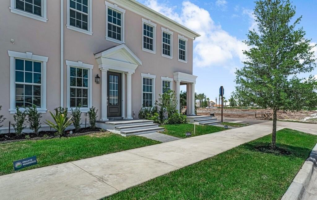 930 SW Prairie Avenue - Photo 3 of 50