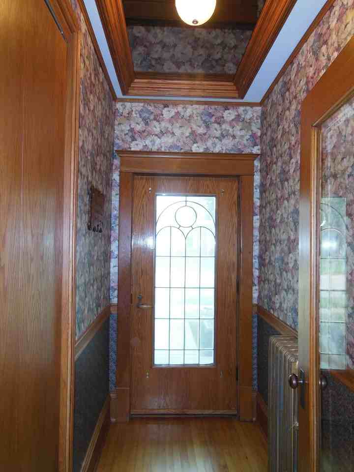 190 E Grove - Photo 2 of 25