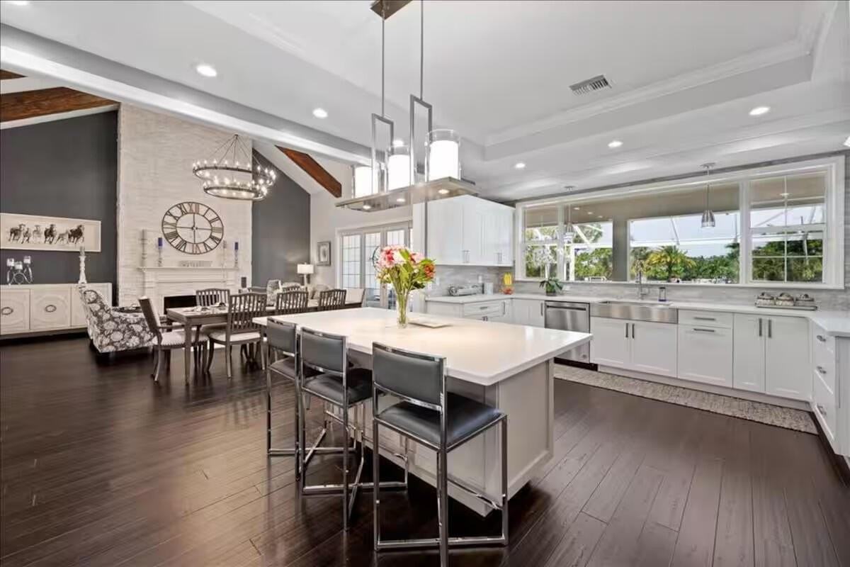 1702 Clydesdale Ave - Photo 5 of 23