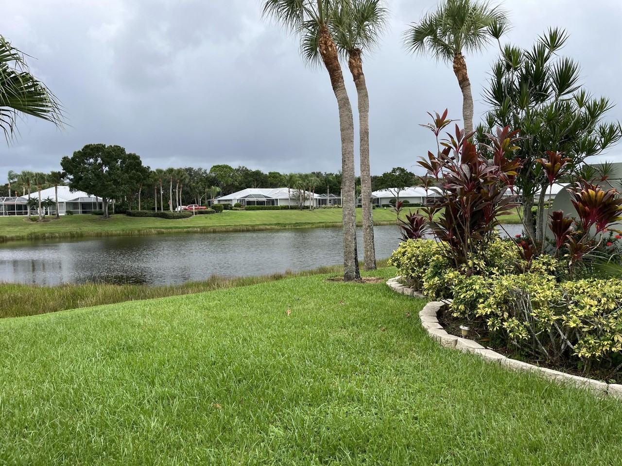 1624 Southwest Waterfall Boulevard - Photo 4 of 21