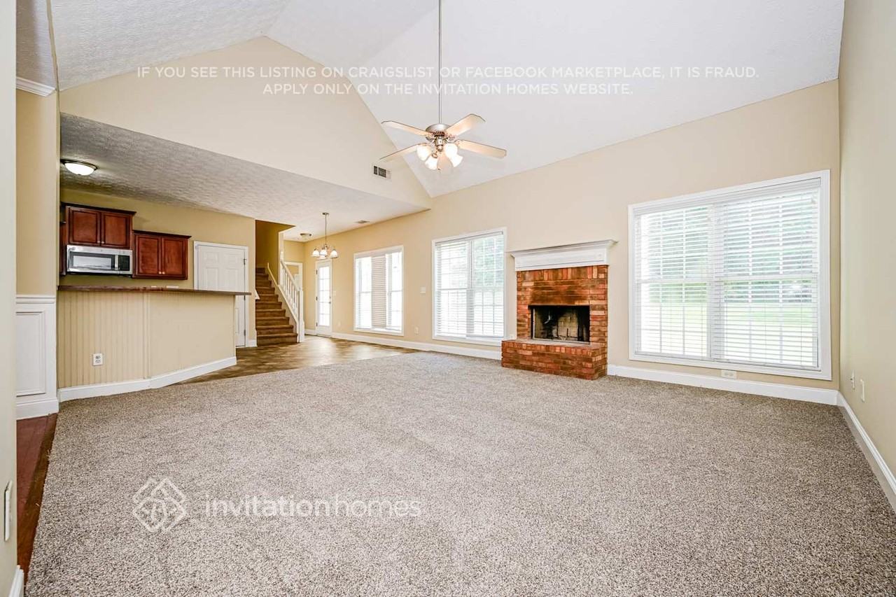 220 Hedgewood Dr - Photo 4 of 18