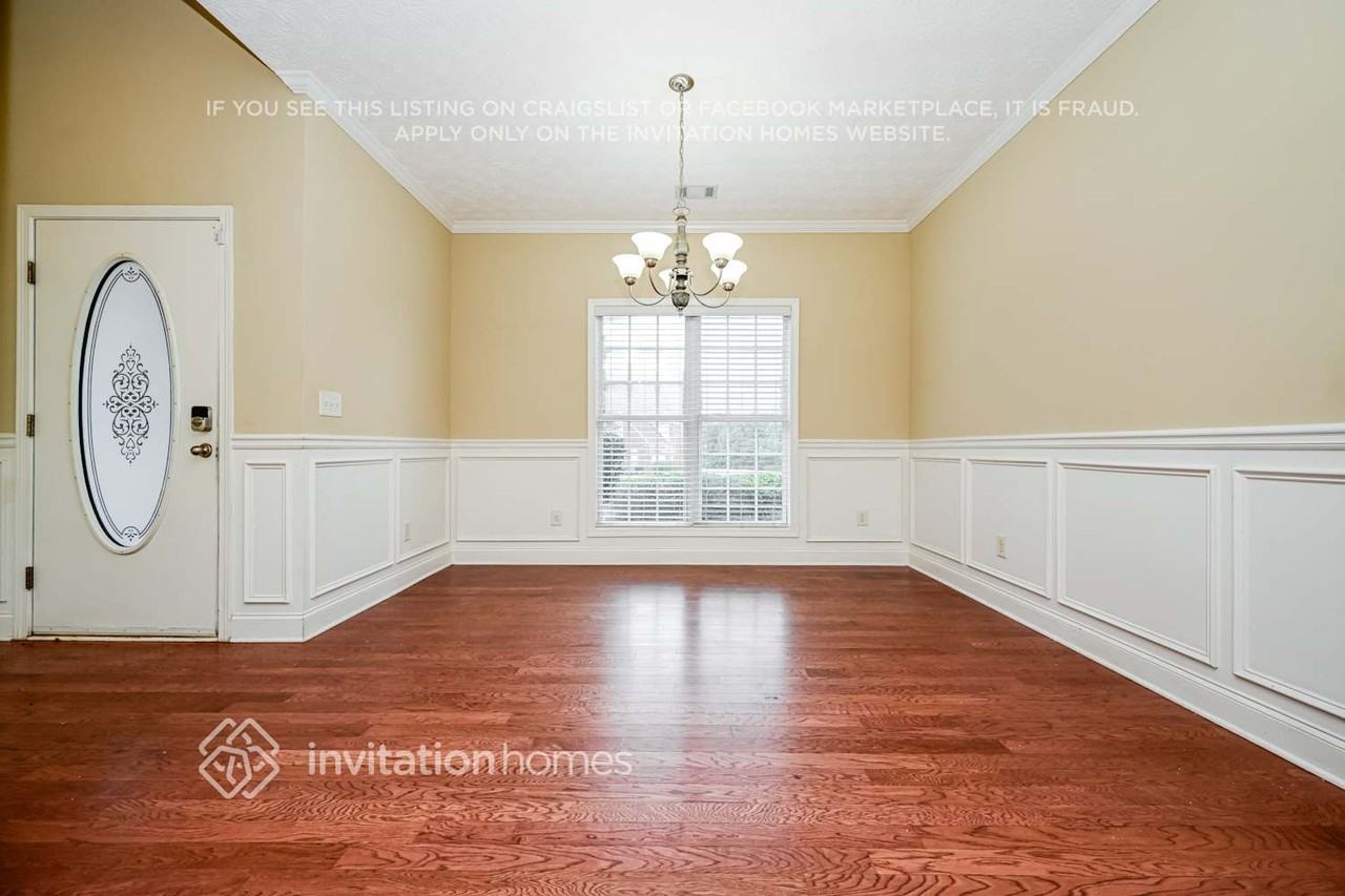 220 Hedgewood Dr - Photo 5 of 18