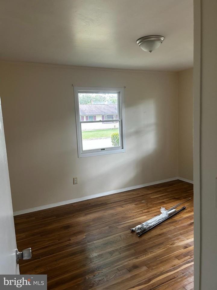 21769 Princeton Drive - Photo 5 of 8