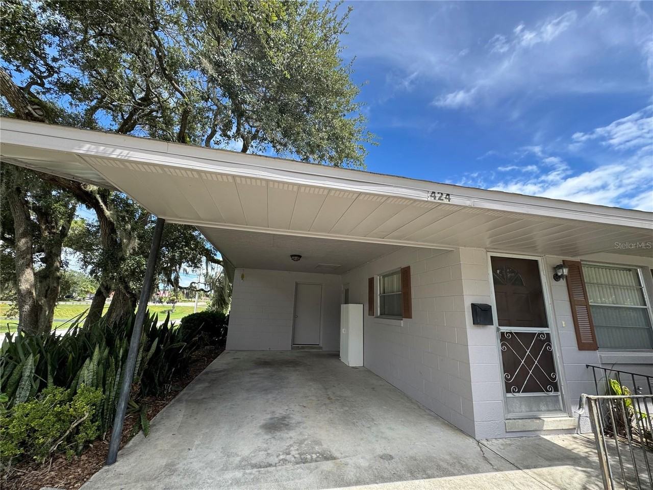 424 Almond St - Photo 3 of 27