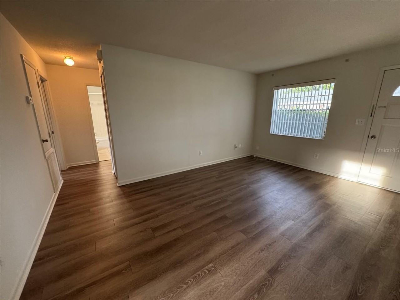 424 Almond St - Photo 7 of 27