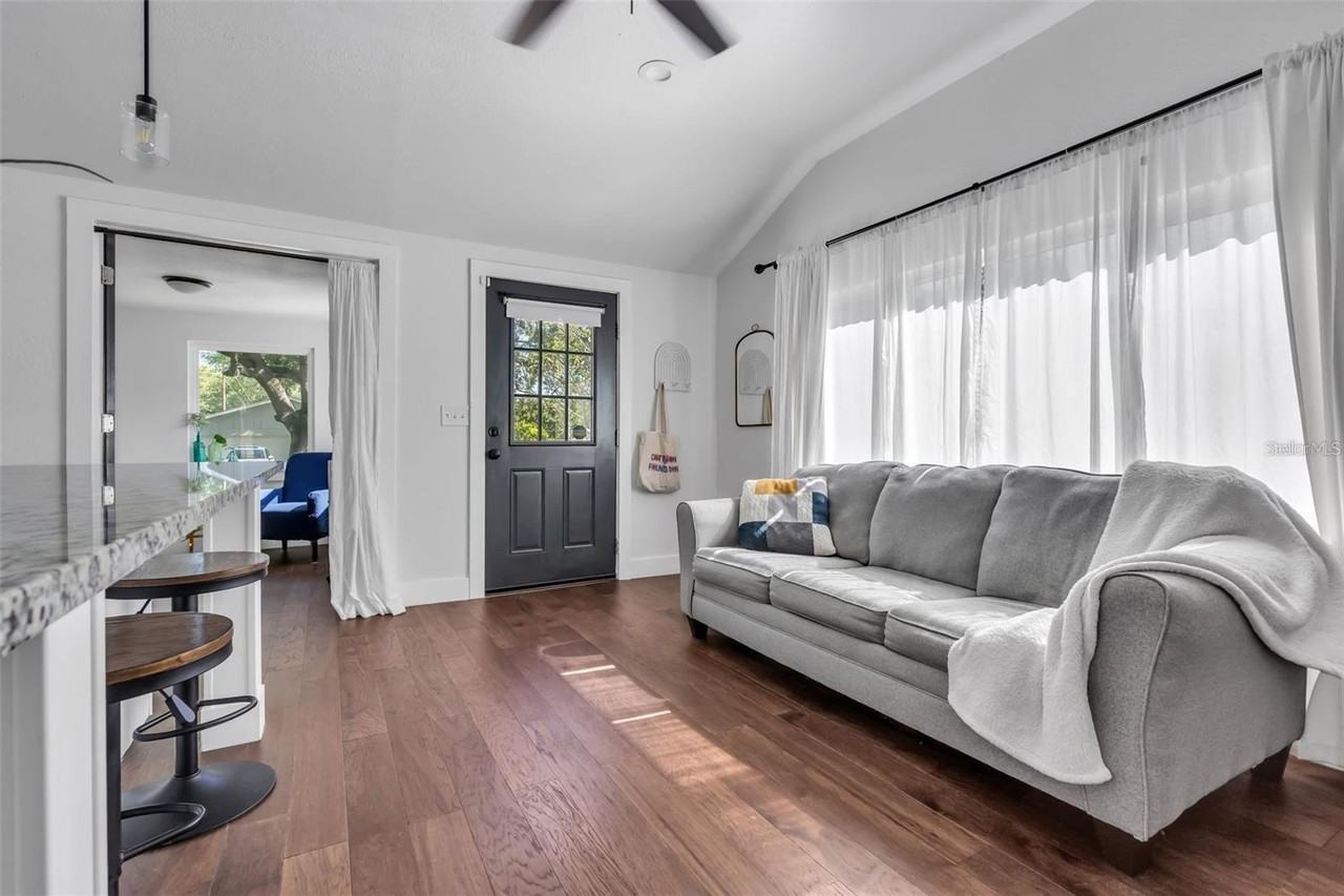 916 47th Avenue North - Photo 4 of 28