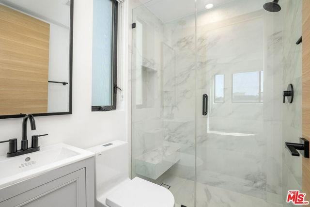 111 N Orlando Ave - Photo 3 of 8