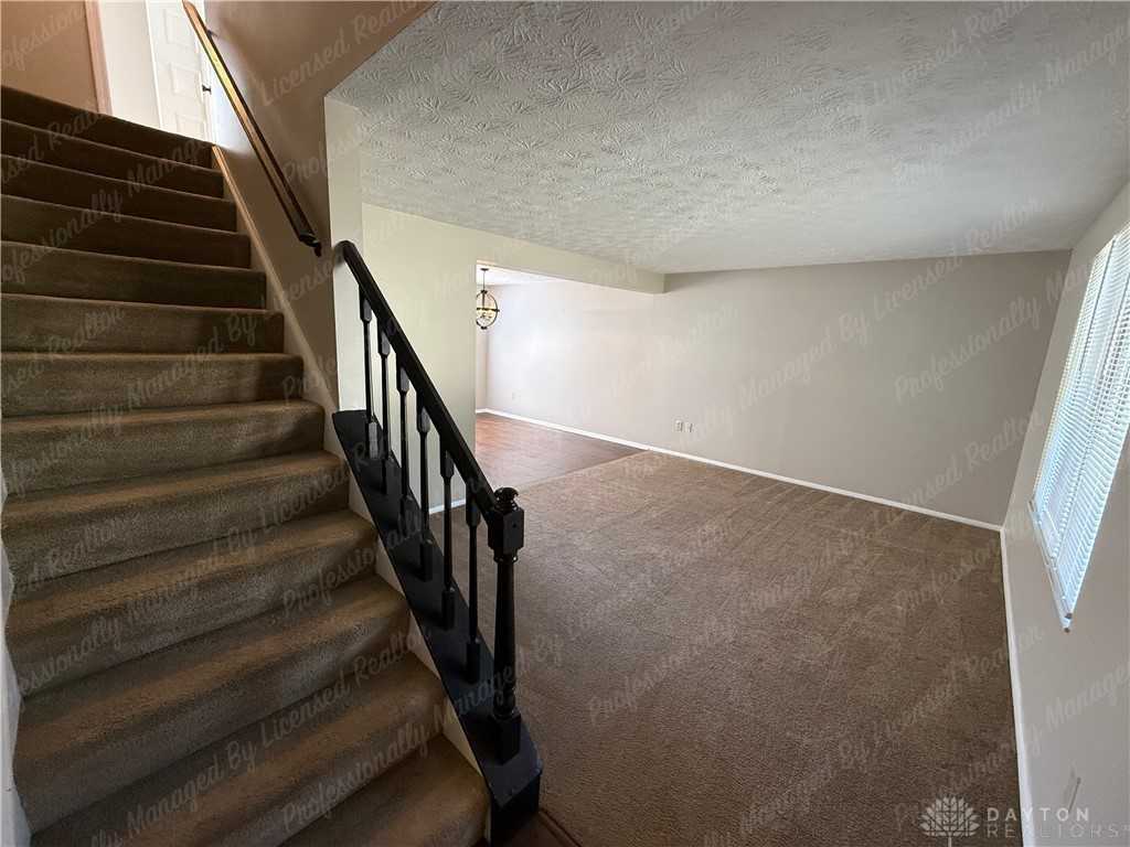 297 Myrtle Ln - Photo 3 of 34