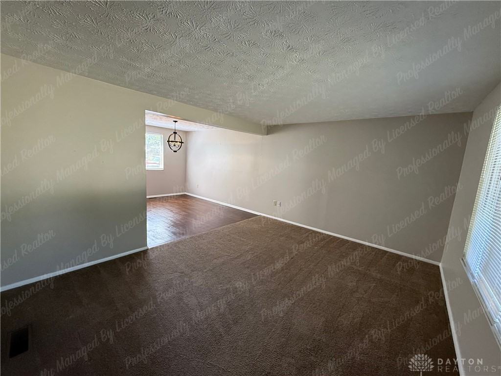 297 Myrtle Ln - Photo 4 of 34